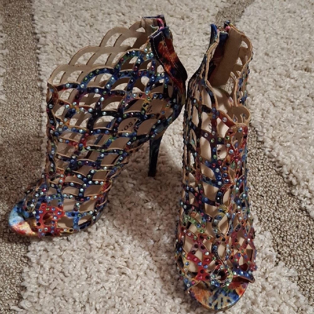 Zigi Soho Multicolor Cutout Heels 7M